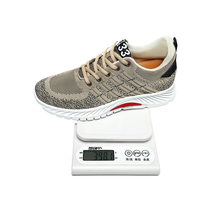 Image Showing Light Weight of Avaris Elevator Sneaker